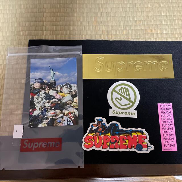 Supreme(シュプリーム)の新品未使用品　22FW supreme ステッカーセット 1つ　欲しい方！ メンズのメンズ その他(その他)の商品写真