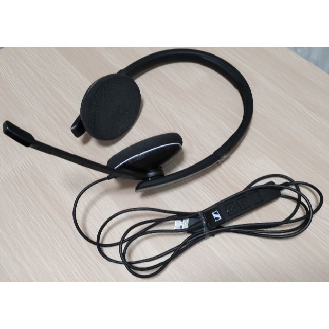 ゼンハイザー PCヘッドセット VoIP PC 8.2 USB スマホ/家電/カメラのオーディオ機器(ヘッドフォン/イヤフォン)の商品写真