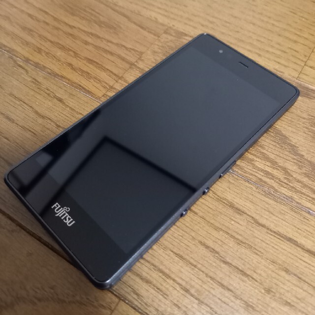 arrows(アローズ)のarrows m04-PREMIUM　ブラック　uqモバイル スマホ/家電/カメラのスマートフォン/携帯電話(スマートフォン本体)の商品写真