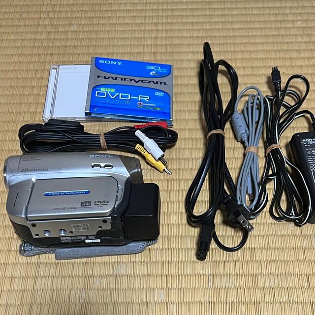 SONY(ソニー)のSONY ハンディカム DCR-DVD403 良品　ユーズド スマホ/家電/カメラのカメラ(ビデオカメラ)の商品写真