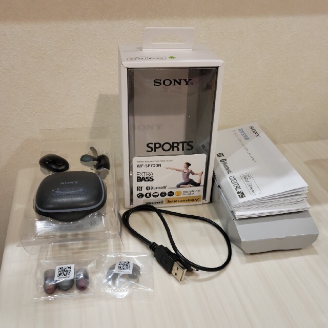 ワイヤレスイヤホン　SONY WF-SP700N(B) 箱・付属品有