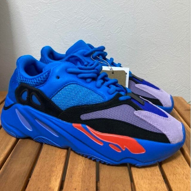 【早い者勝ち】YEEZY Boost 700 "HI-RES Blue"