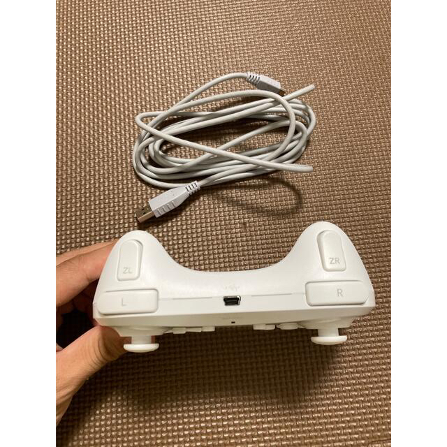 Wii U(ウィーユー)のWiiUコントローラー　Pro エンタメ/ホビーのゲームソフト/ゲーム機本体(その他)の商品写真