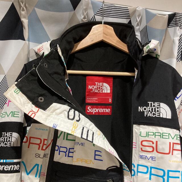 Supreme(シュプリーム)のシュプリーム×ノースフェイス　21AW スティープテックロゴ総柄ジャケット メンズのジャケット/アウター(マウンテンパーカー)の商品写真