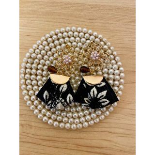 インド刺繍リボン　お花パールピアス　イヤリング(ピアス)