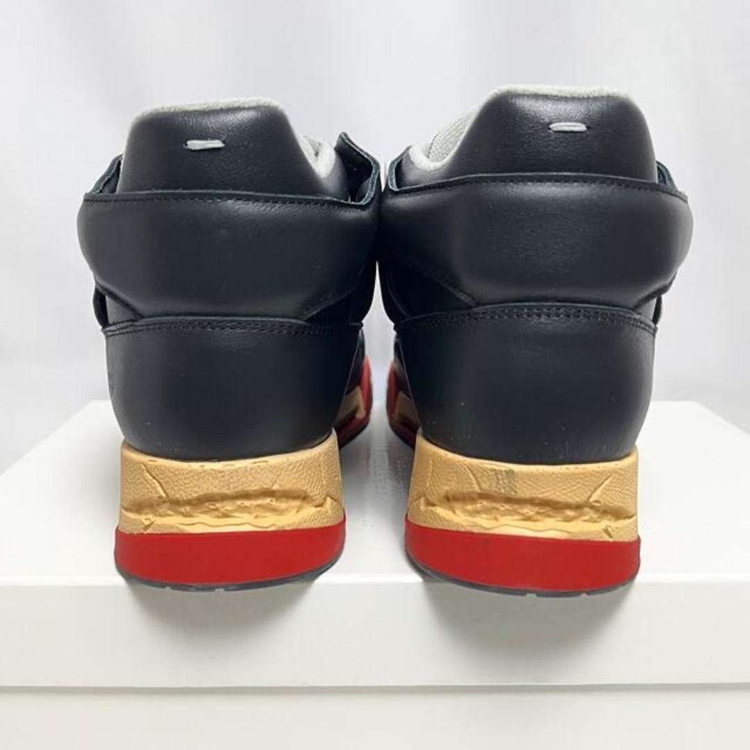 Maison Martin Margiela(マルタンマルジェラ)のメゾンマルジェラ ジョーダン 4 デッドストック スニーカー 黒 JORDAN メンズの靴/シューズ(スニーカー)の商品写真