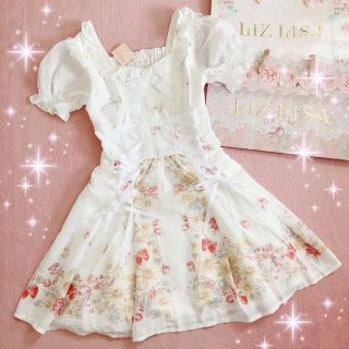 リズリサ(LIZ LISA)の☆リズリサLIZLISA☆デイジーベリー柄☆パフスリワンピース☆新品ホワイト(ミニワンピース)