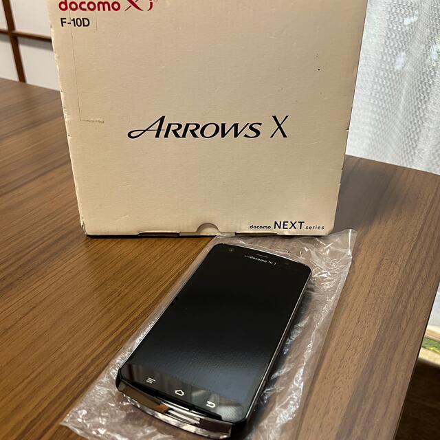 arrows(アローズ)の未使用品 docomo NEXT series ARROWS X F-10D スマホ/家電/カメラのスマートフォン/携帯電話(スマートフォン本体)の商品写真