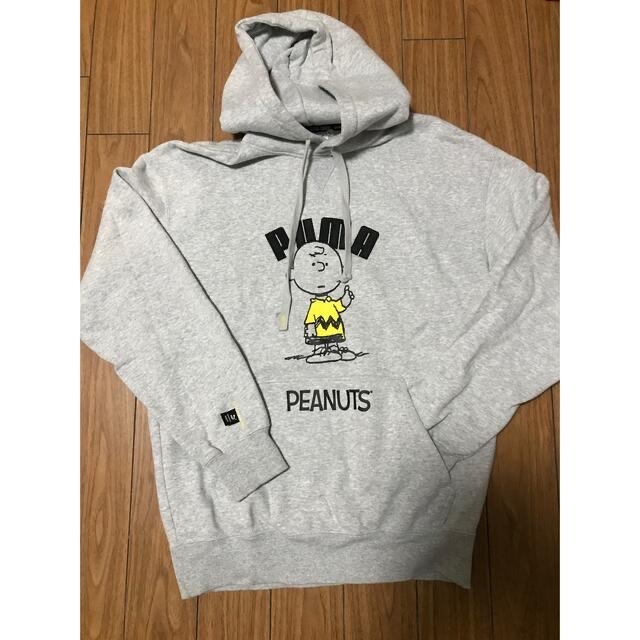 PUMA(プーマ)のプーマ　PUMA スヌーピー　PEANUTS チャーリーブラウン メンズのトップス(パーカー)の商品写真