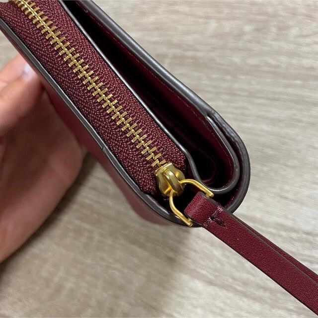 Tory Burch(トリーバーチ) 二つ折り財布 新品未使用 ※付属品無し Tory Burch(トリーバーチ) 二つ折り財布 新品未使用 ※付属品無し