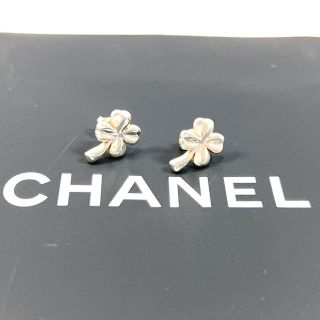 CHANEL - シャネル ピアス クローバー 四つ葉 シルバーの通販 by