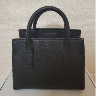 チャールズアンドキース(Charles and Keith)のチャールズアンドキース　ショルダーバッグ(ショルダーバッグ)