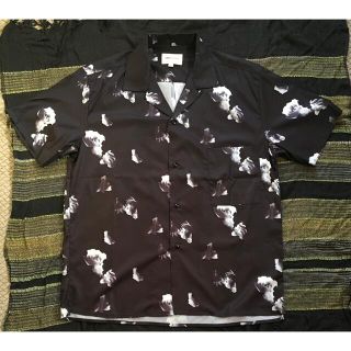 ラッドミュージシャン(LAD MUSICIAN)の新品未使用品 EMMA CLOTHES シャツ　バラ柄　FLOWER PRINT(シャツ)