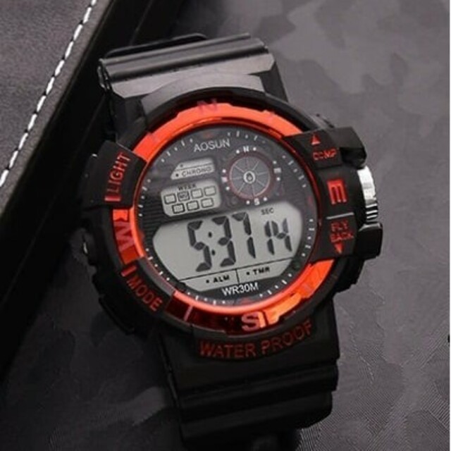 新品 送料無料 デジタル腕時計多機能 ボーイズ（キッズ）から大人まで 黒×赤
