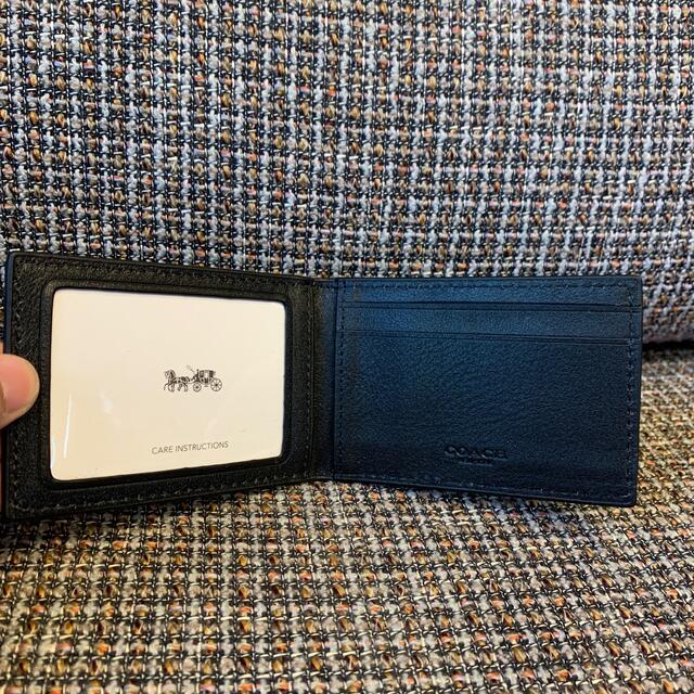 COACH(コーチ)のショップバック・箱付き　74991 二つ折り財布　ブラック　パスケース付き メンズのファッション小物(折り財布)の商品写真