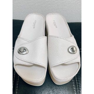 コーチ(COACH) サンダル(レディース)(ホワイト/白色系)の通販 60点