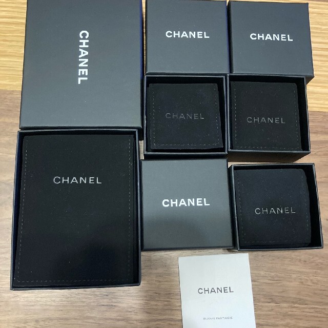 シャネル　CHANEL　ピアスケース　空箱　ショッパー