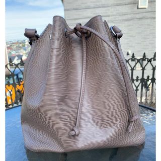 ルイヴィトン(LOUIS VUITTON)のルイヴィトン　エピ　プチノエ　希少カラーリラ(ショルダーバッグ)