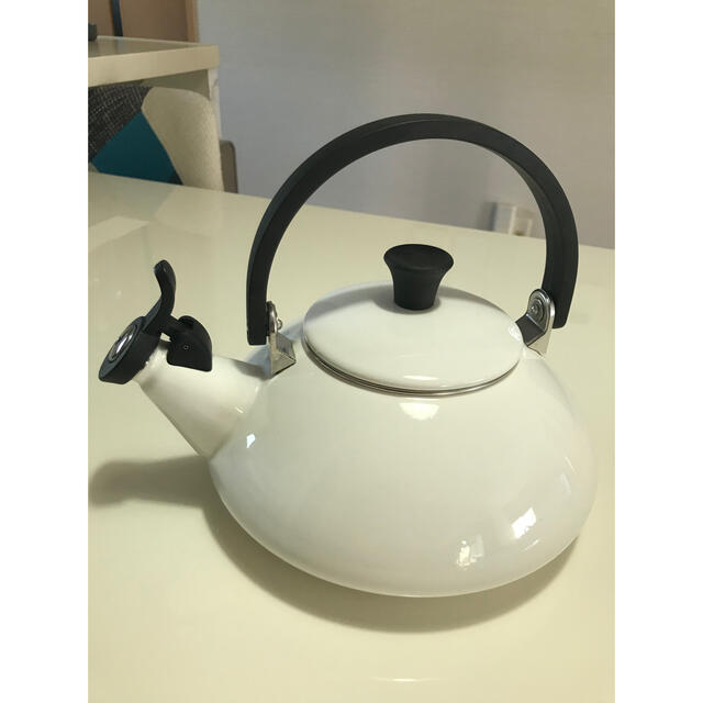 LE CREUSET(ルクルーゼ)のMileyco.ltd様　ル・クルーゼケトル　やかん　1、5l インテリア/住まい/日用品のキッチン/食器(鍋/フライパン)の商品写真