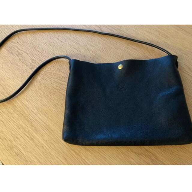 IL BISONTE(イルビゾンテ)のひなみ様専用ページ　イルビゾンテ長財布とクロスボディバッグのセット　黒　ブラック レディースのファッション小物(財布)の商品写真