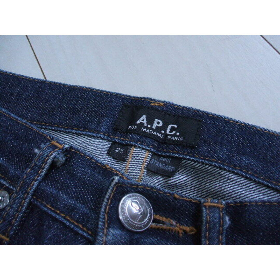 A.P.C(アーペーセー)のA.P.C. petite standard サイズ25 デニムパンツ ブルー レディース アーペーセー【中古】2-0831G△ レディースのパンツ(デニム/ジーンズ)の商品写真