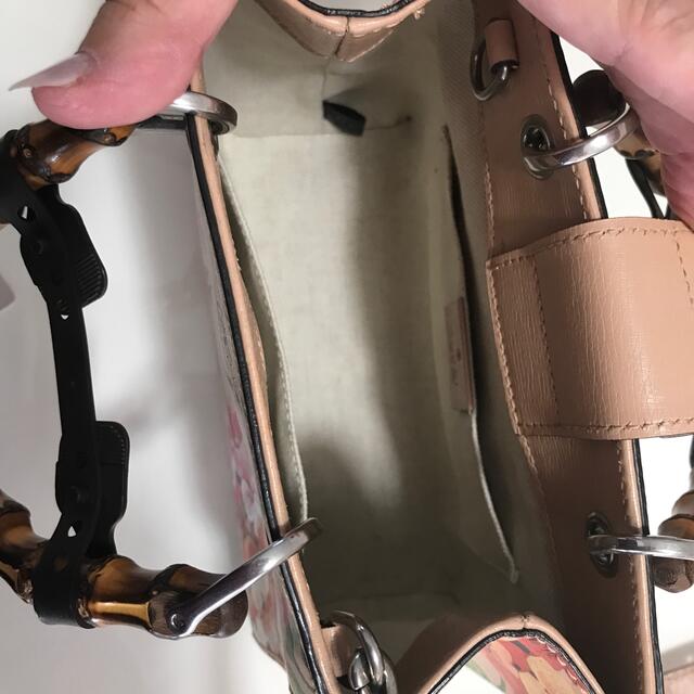 Gucci(グッチ)のグッチ　バンブーブルームス　ミニショルダーバッグ レディースのバッグ(ショルダーバッグ)の商品写真