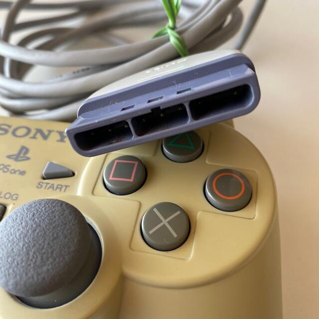 SONY(ソニー)のSONY  PlayStation ゲーム機周辺機器　純正コントローラ エンタメ/ホビーのゲームソフト/ゲーム機本体(その他)の商品写真