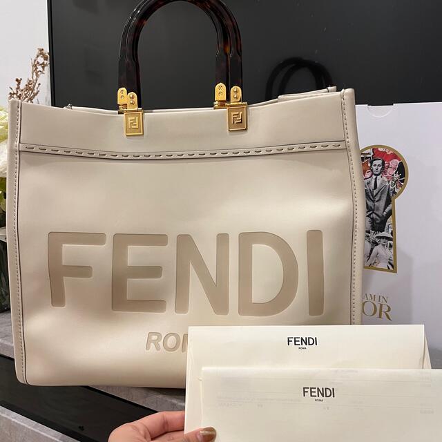 【領収書付き】FENDI フェンディ　サンシャイン　トート　ミディアム　ホワイトトートバッグ