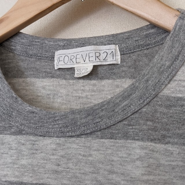 FOREVER 21(フォーエバートゥエンティーワン)のFOREVER 21 Tシャツ 半袖 レディース ボーダー XS レディースのトップス(Tシャツ(半袖/袖なし))の商品写真