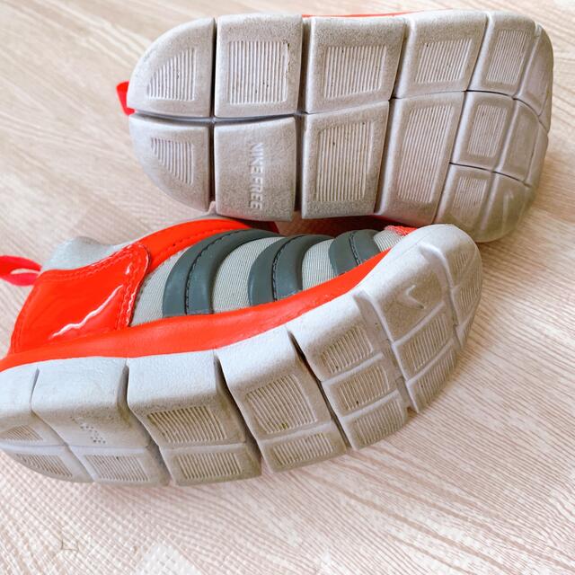 NIKE(ナイキ)のNIKE ナイキ ダイナモフリー12cm キッズ/ベビー/マタニティのベビー靴/シューズ(~14cm)(スニーカー)の商品写真