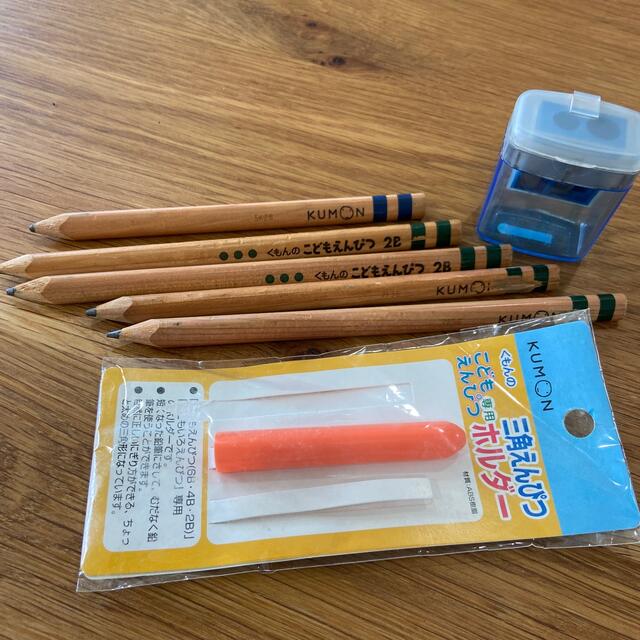 KUMON(クモン)のKUMON  くもんの三角えんぴつ　削り機 エンタメ/ホビーのアート用品(鉛筆)の商品写真