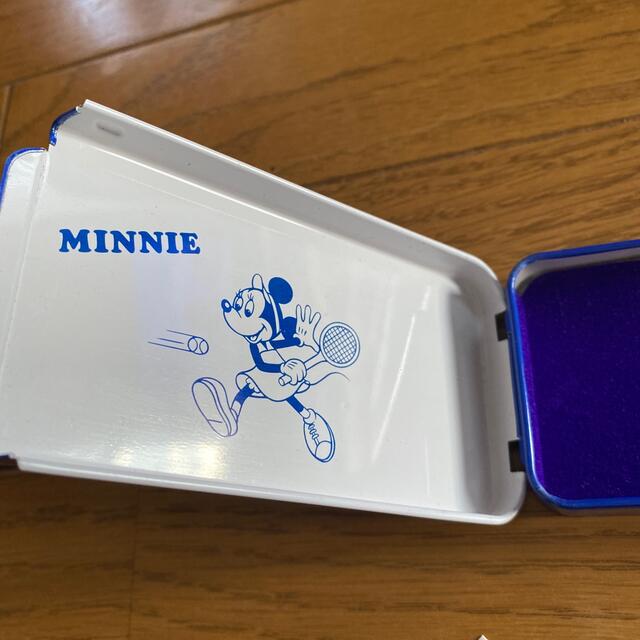 Disney(ディズニー)の新品　ミッキーマウス　筆箱　ペン入れ　ペンケース　レトロ　缶　ディズニー インテリア/住まい/日用品の文房具(ペンケース/筆箱)の商品写真