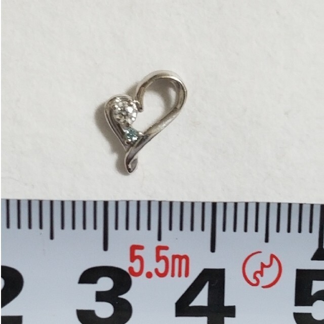 ☆K18WG ブルーダイヤモンドのペンダントトップ レディースのアクセサリー(チャーム)の商品写真