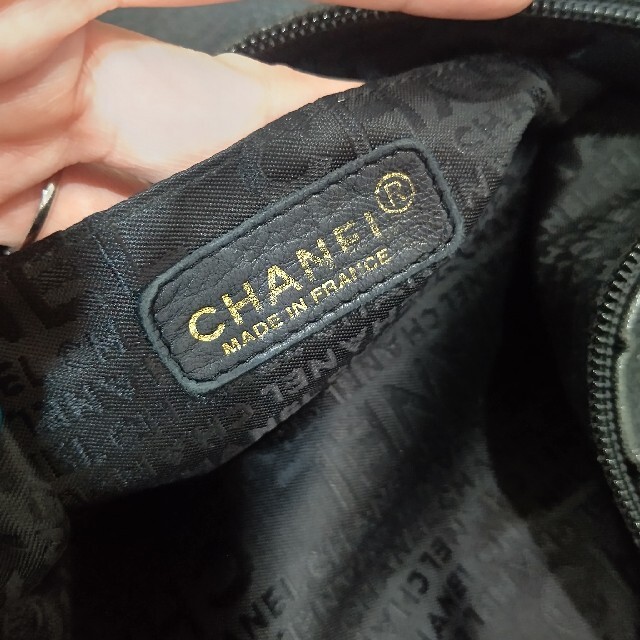 CHANEL(シャネル)のCHANEL☆シャネル☆ワンショルダーバッグ☆ココキューブ☆フリンジ付き レディースのバッグ(ショルダーバッグ)の商品写真