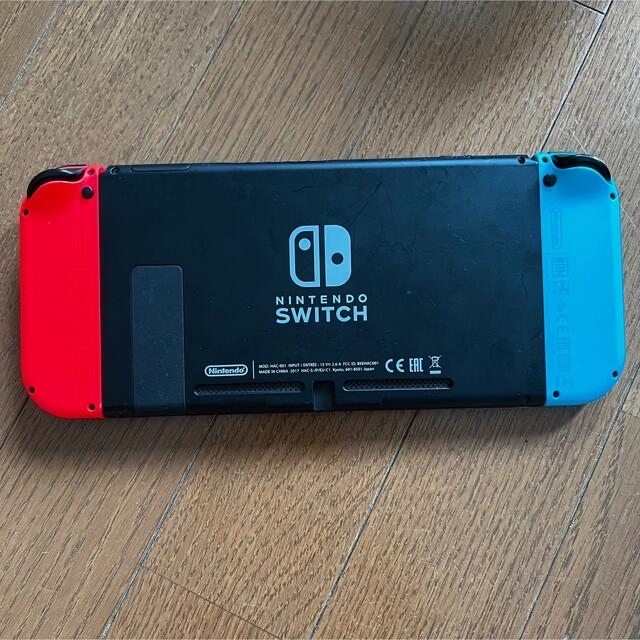 Nintendo Switch(ニンテンドースイッチ)の9/13ラクマ3%オフクーポンあり　Nintendo Switch 旧型 エンタメ/ホビーのゲームソフト/ゲーム機本体(家庭用ゲーム機本体)の商品写真