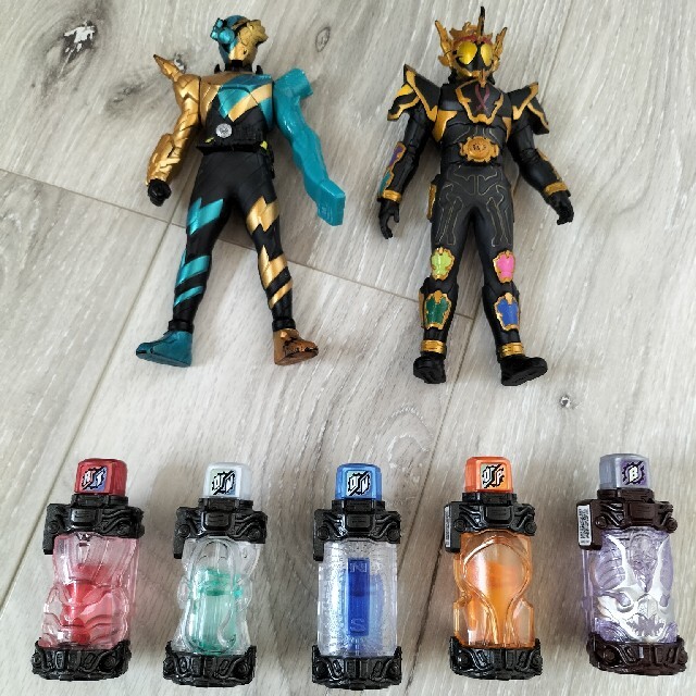 BANDAI(バンダイ)の仮面ライダービルド　ソフビ＆フルボトルDX エンタメ/ホビーのフィギュア(特撮)の商品写真