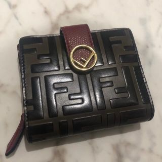 フェンディ(FENDI)のFENDI　エフイズ　折り財布　ズッカ　シルバー金具　二つ折り　レッド(財布)