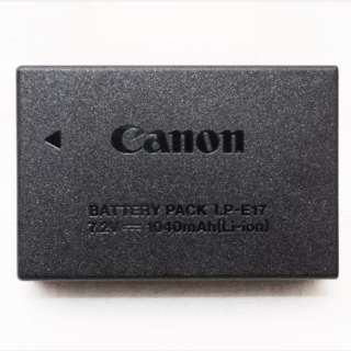 キヤノン(Canon)の✨ほぼ未使用品✨❤️キャノン LP-E17 バッテリーパック❤️(デジタル一眼)