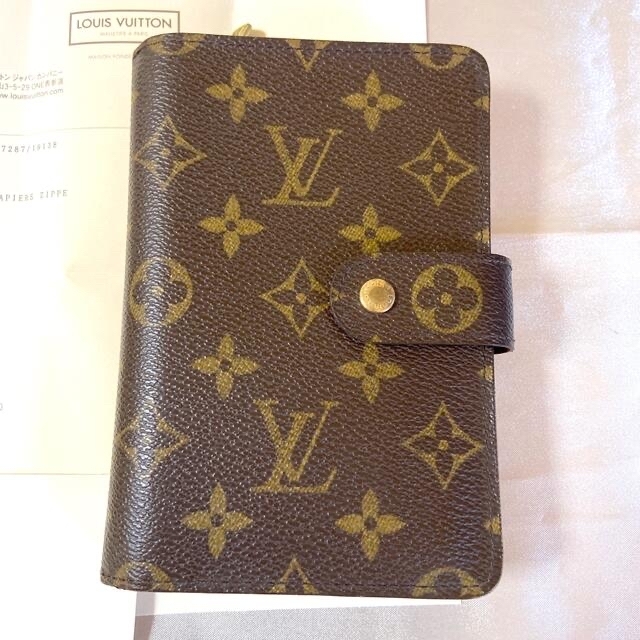 LOUIS VUITTON(ルイヴィトン)の美品LOUISVUITTON ポルト パピエジップ  モノグラム 二つ折り財布  レディースのファッション小物(財布)の商品写真