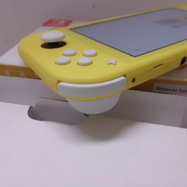 Nintendo Switch(ニンテンドースイッチ)のNintendo Switch Lite Yellow 任天堂スイッチライト エンタメ/ホビーのゲームソフト/ゲーム機本体(携帯用ゲーム機本体)の商品写真