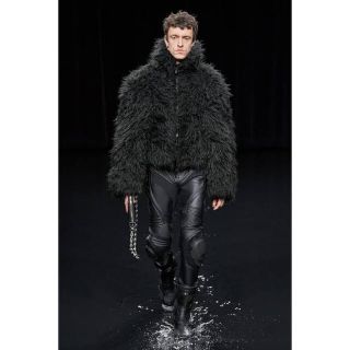 バレンシアガ(Balenciaga)のBalenciaga Cropped Faux Fur Jacket(ダウンジャケット)