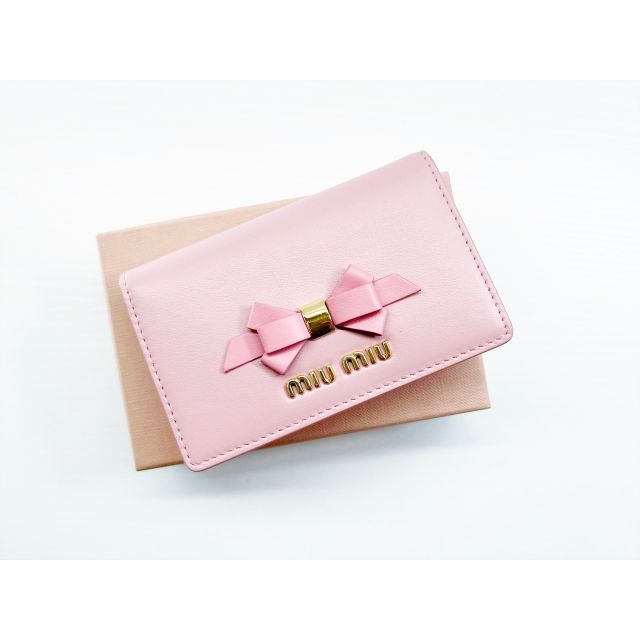 MIU MIU - 未使用 美品 MIUMIU ミュウミュウ リボン カードケース 名刺入れ ピンク