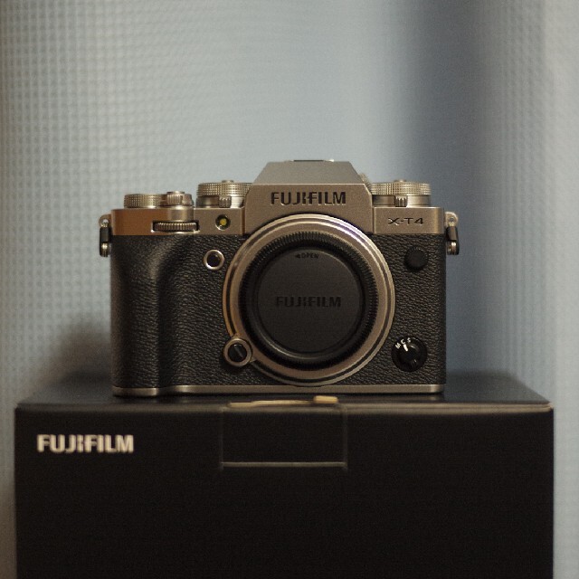 高価値セリー 富士フイルム - FUJIFILM X-T4 シルバー ミラーレス一眼