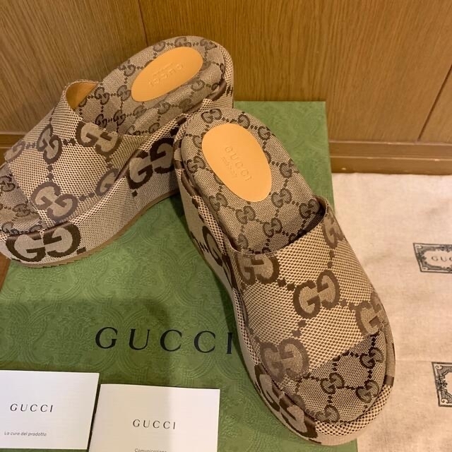 Gucci(グッチ)のグッチ　サンダル　厚底　ウェッジソール　シャネル　ルイヴィトン　プラダ　好きな方 レディースの靴/シューズ(サンダル)の商品写真