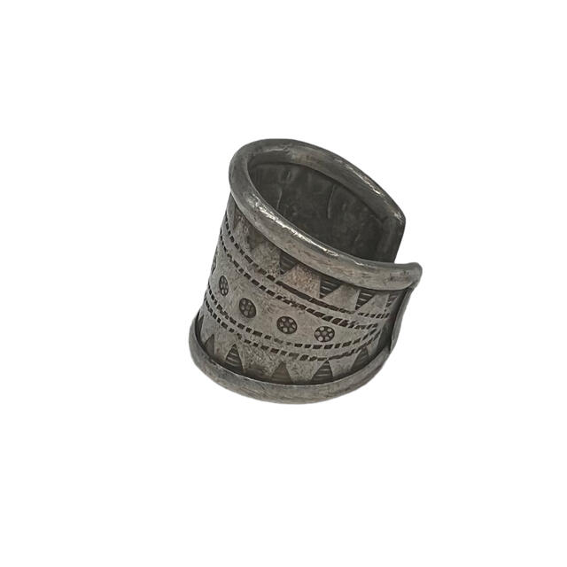 【カレン族】ビンテージ　カレンシルバー　彫金　ハンドメイド　リング　銀　950 メンズのアクセサリー(リング(指輪))の商品写真