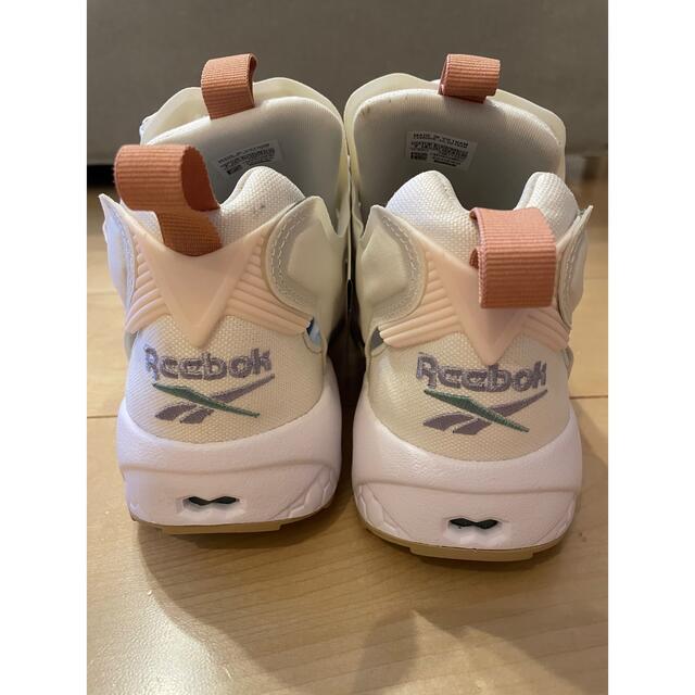 Reebok(リーボック)のリーボック FY2920 インスタポンプフューリー スニーカー 24cm 白 レディースの靴/シューズ(スニーカー)の商品写真