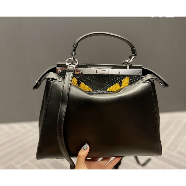 センチ FENDI ショルダーバッグ Peekaboo人気2wayの通販 by