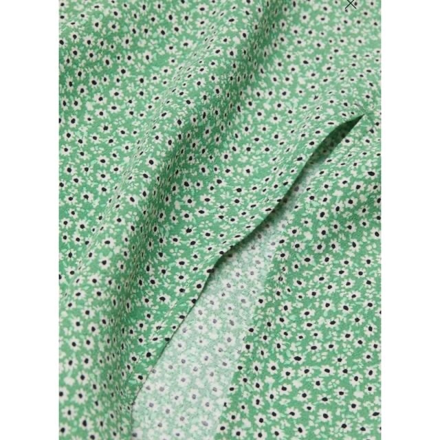 H&M(エイチアンドエム)のスカート　花柄　h&m  レディースのスカート(ひざ丈スカート)の商品写真