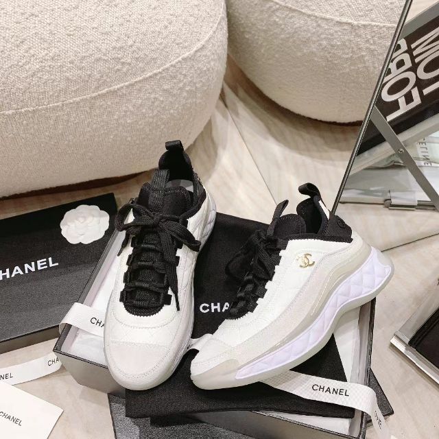スニーカー CHANEL - 土日限定お値下げ!美品 シャネル☆スニーカー 正規通販安い 美品 CHANEL スニーカー スニーカー