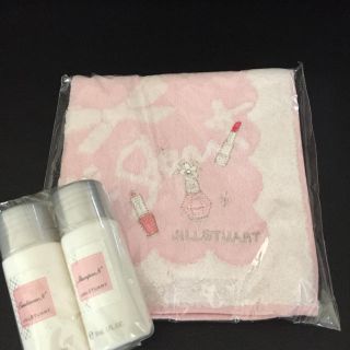 ジルスチュアート(JILLSTUART)のJILSTUARTタオルハンカチとトラベルシャンプーセット(ハンカチ)